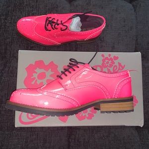 Pink bed of roses shoes